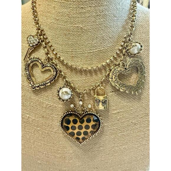 Betsey Johnson Jewelry - BETSEY JOHNSON Vintage Y2K Gold Chain Charm Necklace Leopard Print Heart Pearl